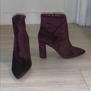 NINE WEST BOOTIES